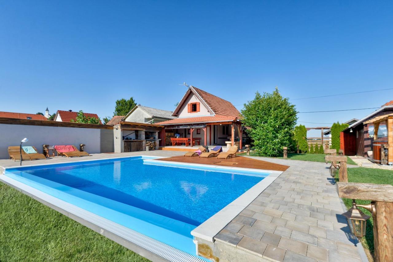 Holiday Home Dika Sveti Martin Na Muri Exterior photo